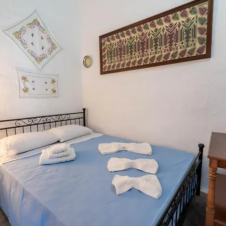 Сasa de vacaciones Ftieni Traditional House *