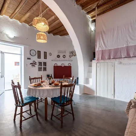 Сasa de vacaciones Ftieni Traditional House