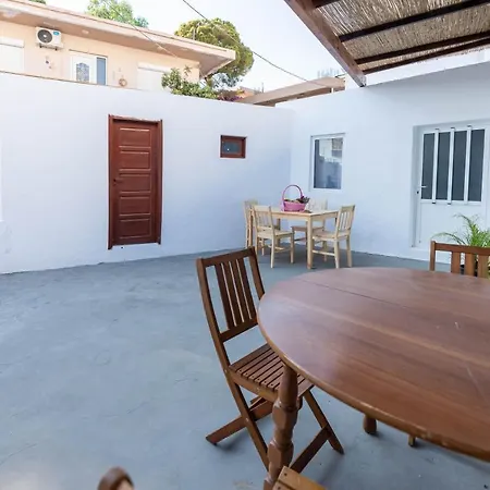 Vakantiehuis Ftieni Traditional House